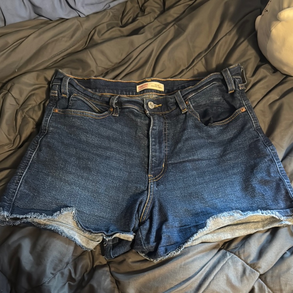 Signature by Levi Strauss Blue Jean Shorts Distressed Raw-Edge